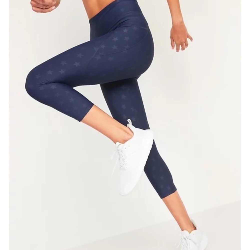 Old Navy High-Waisted Elevate Powersoft Side-Pocket Crop Leggings In Stars. Navy